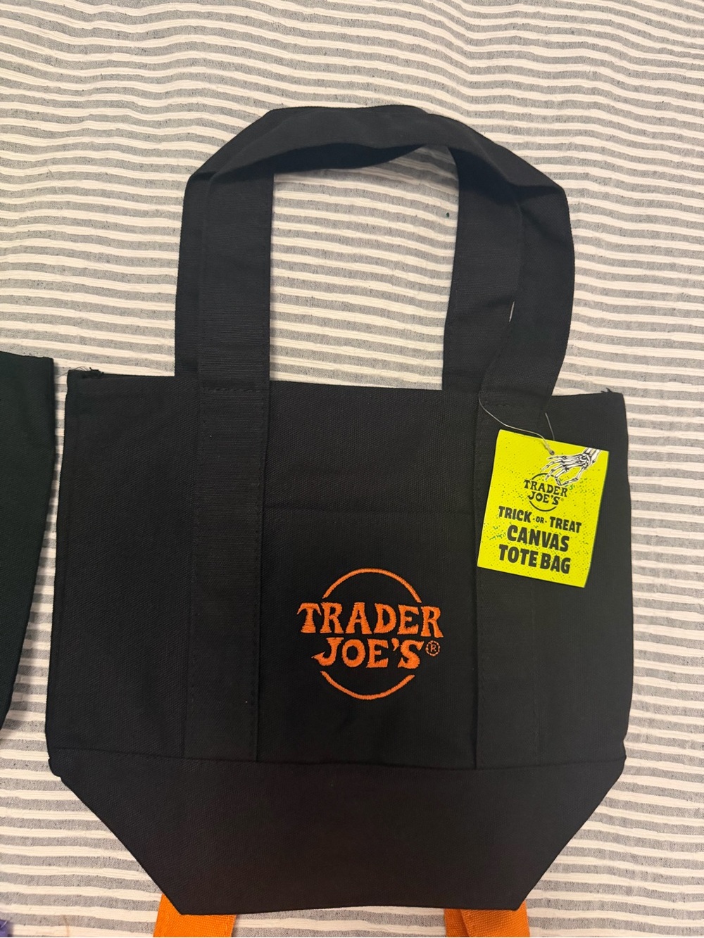 Complete set of 4 Trader Joe’s mini canvas Halloween bags (2025 release) - Picture 5 of 6